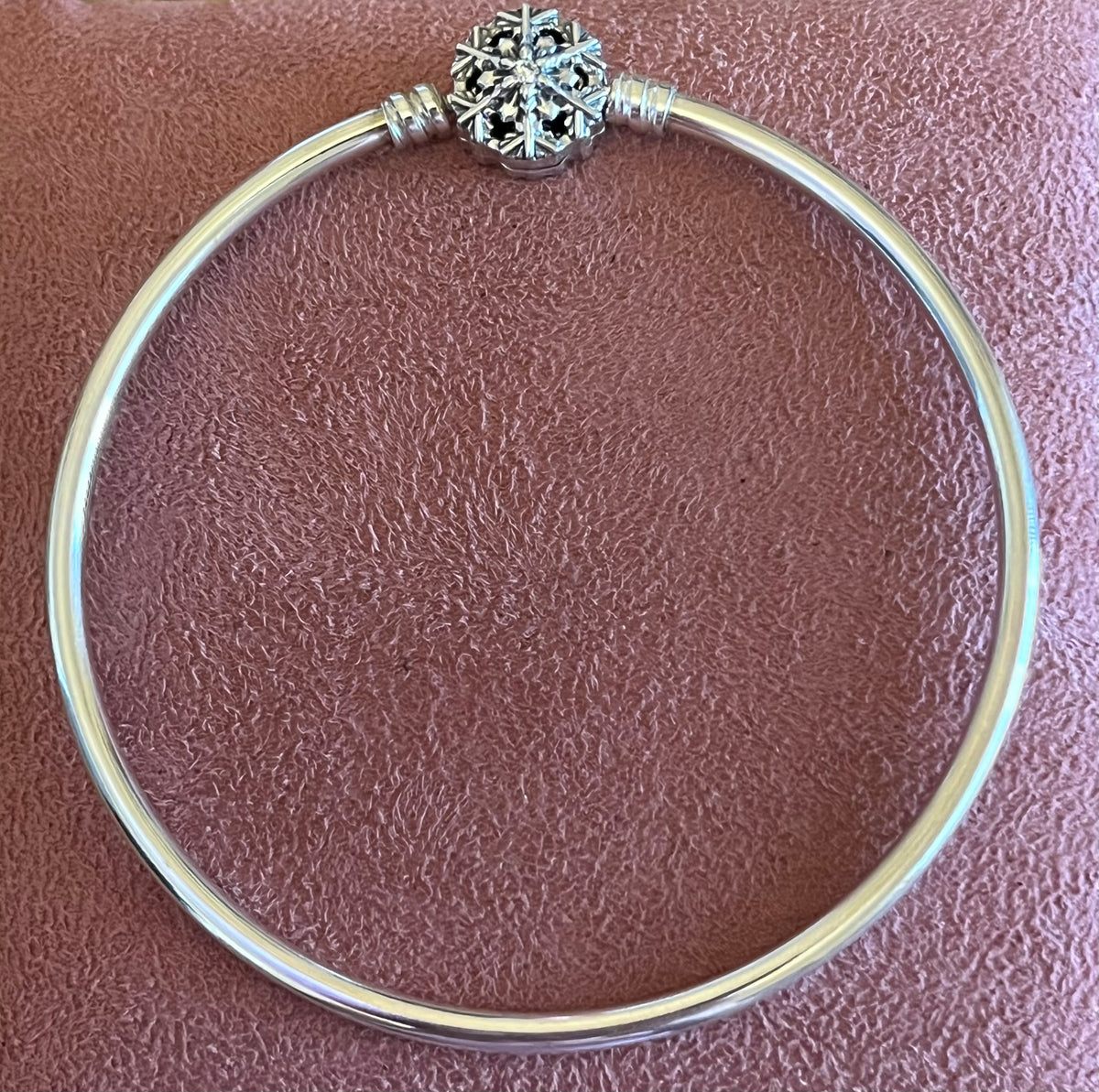 Pandora snowflake clasp bangle size 21cm