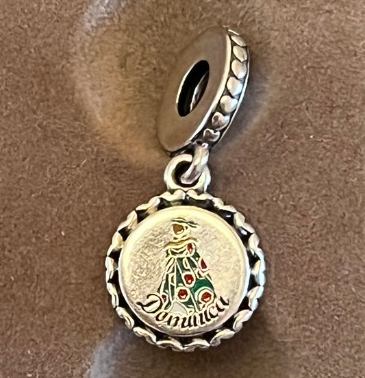 Pandora rare Dominica charm