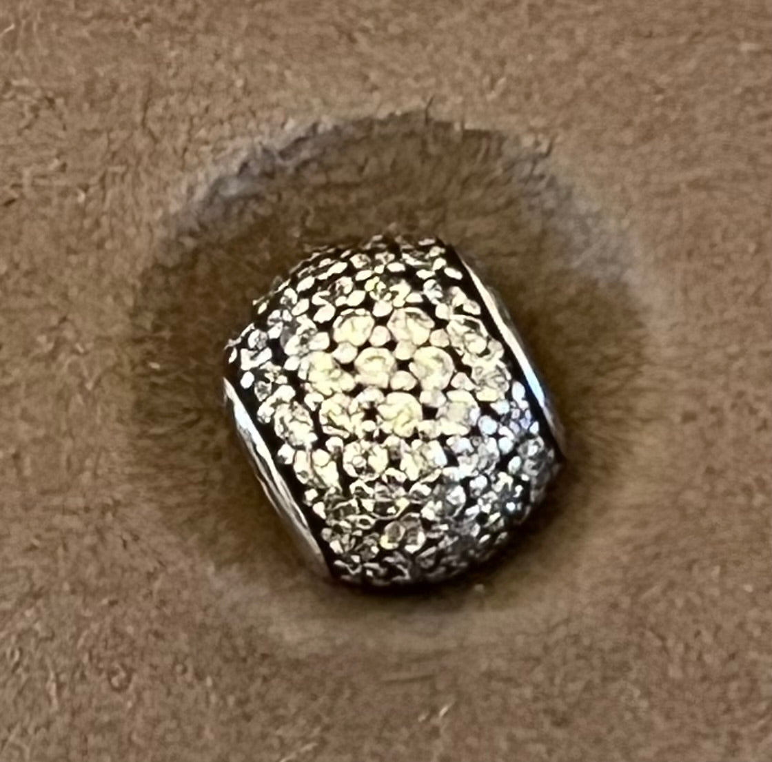 Pandora clear paved charm