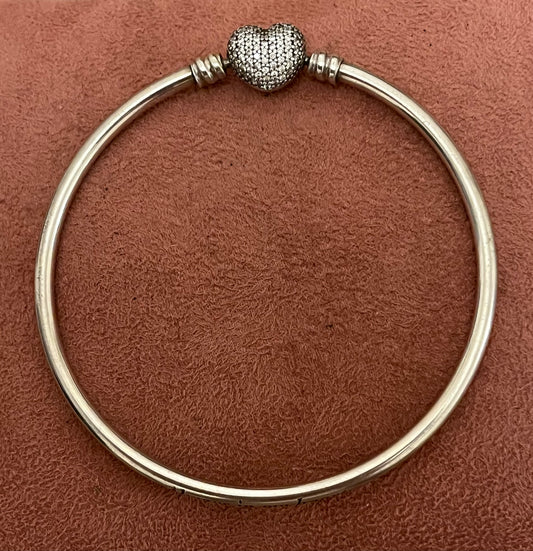 Pandora paved heart clasp bangle size 19cm