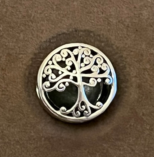 Pandora family roots charm